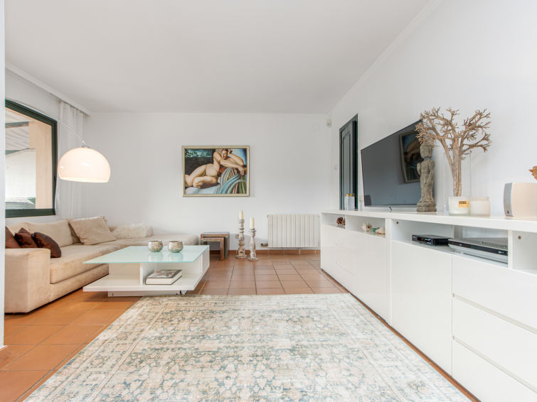 Search and Stay destination Navata, CT - Spain from AU$ 331. acacies