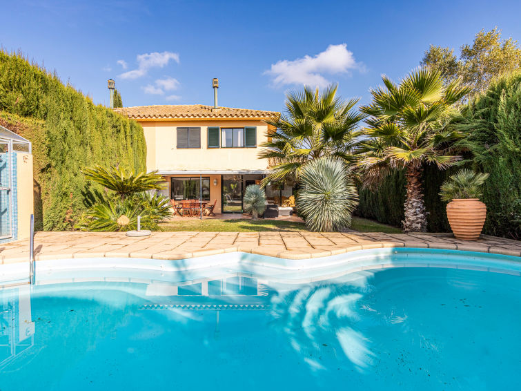 Search and Stay destination Navata, CT - Spain from AU$ 331. acacies