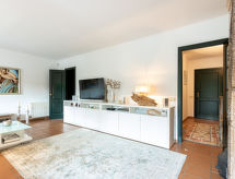 Vacation home acacies