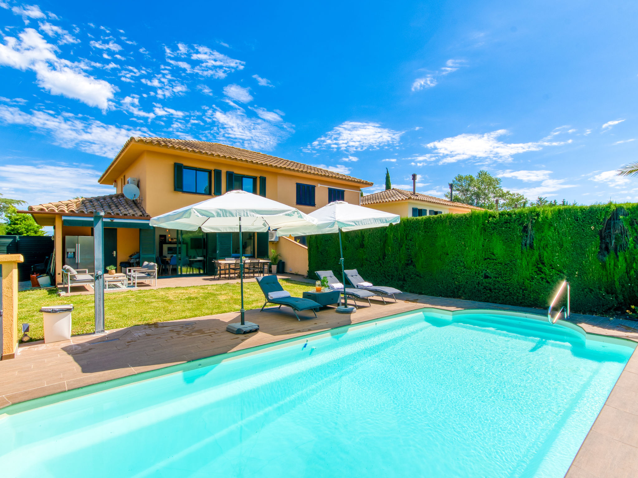 La Suntuosidad – Torremirona - Draußen
