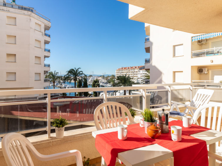 Club Nautic Apartment in Empuriabrava