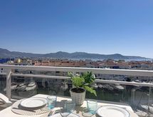 Knus appartement aan de jachthaven in Empuriabrava, vlakbij strand - thumbnail 1