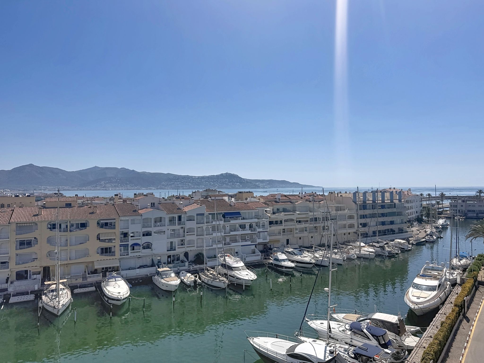 Knus appartement aan de jachthaven in Empuriabrava, vlakbij strand - foto 19
