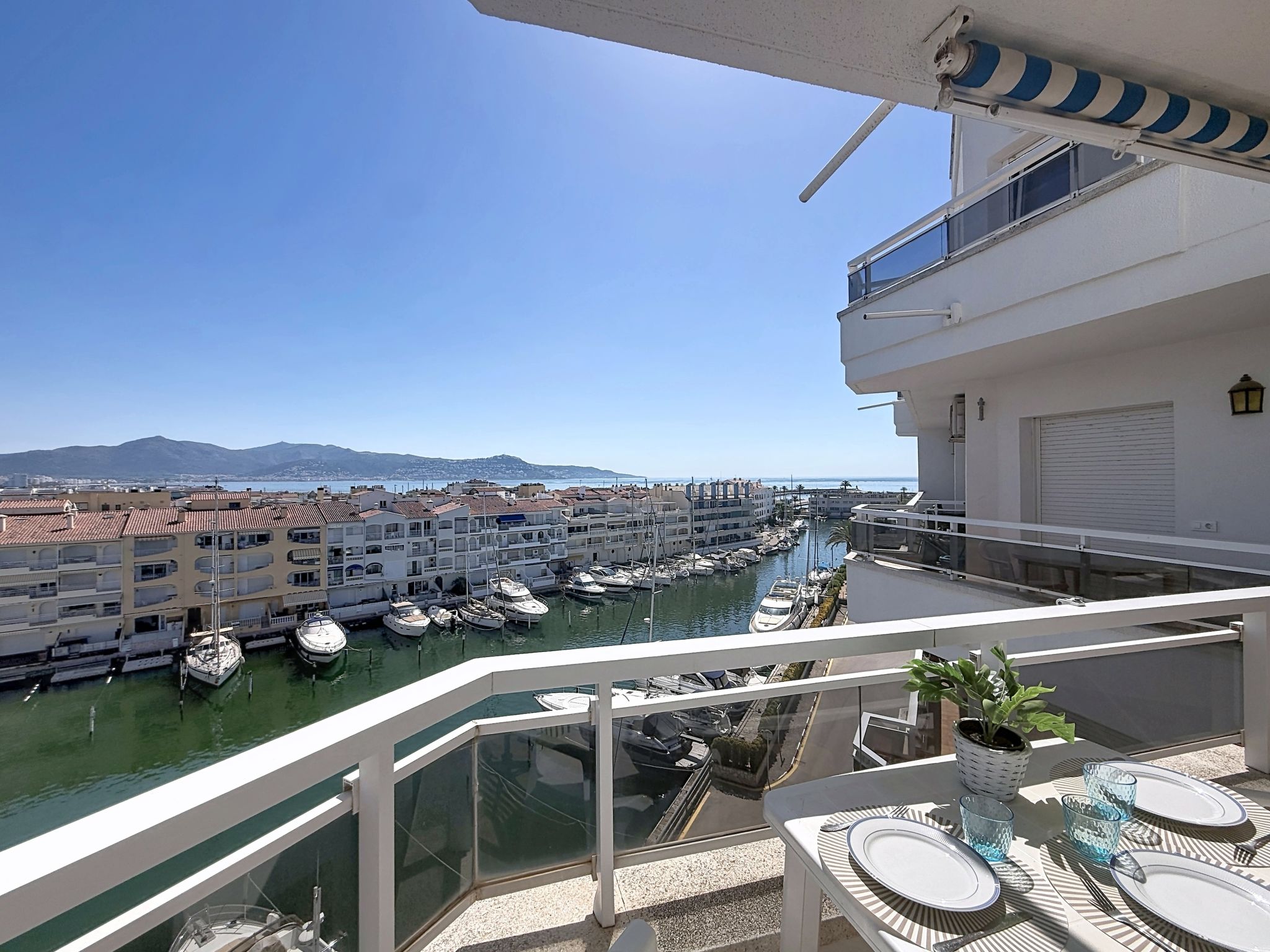 Knus appartement aan de jachthaven in Empuriabrava, vlakbij strand - foto 23