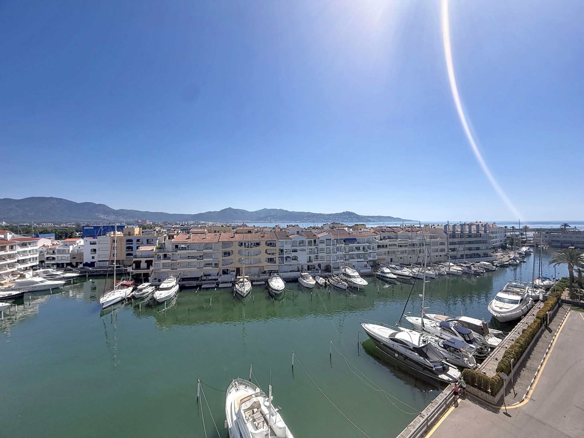 Knus appartement aan de jachthaven in Empuriabrava, vlakbij strand - foto 5