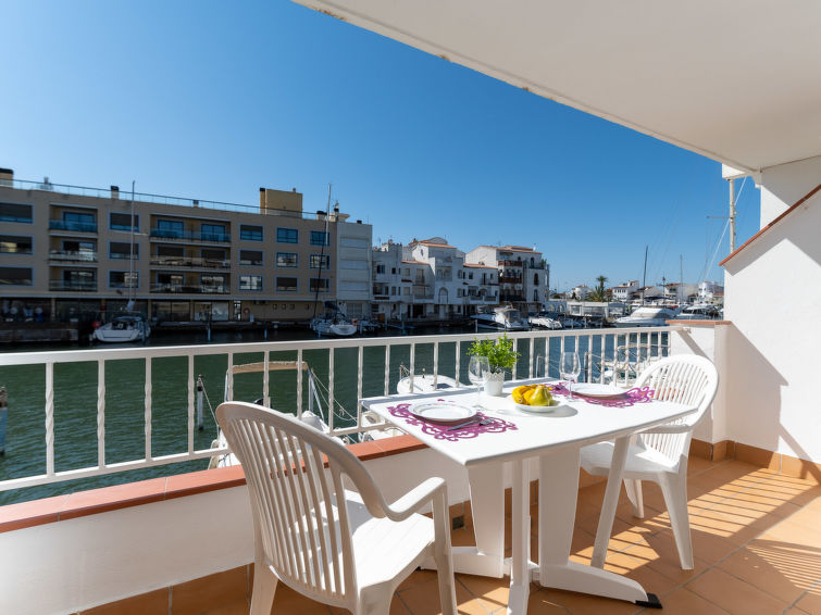 Moxó Apartment in Empuriabrava