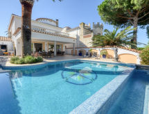 Vrijstaande villa aan het kanaal met privézwembad in Empuriabrava - thumbnail 1