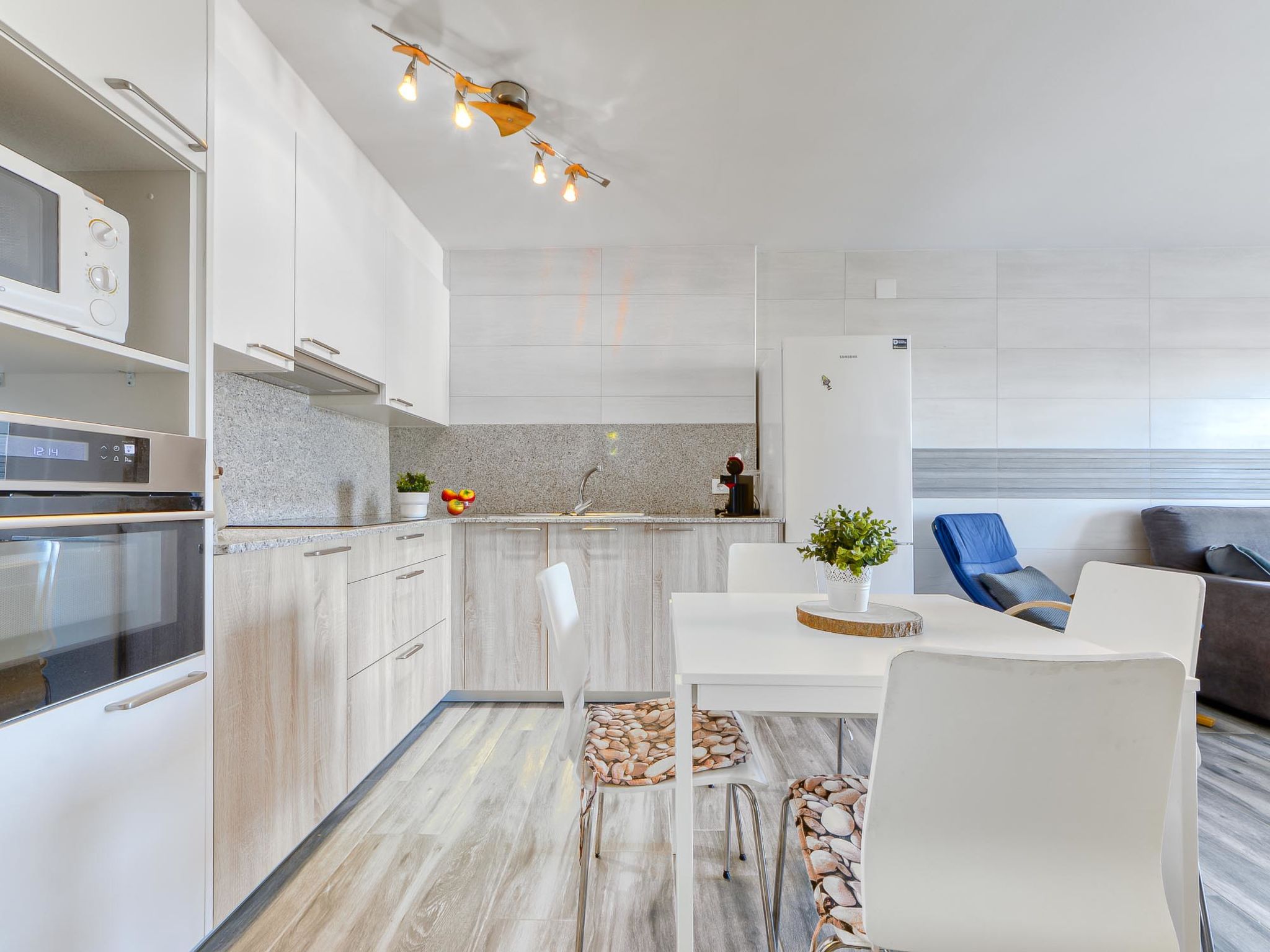 Kitchen / Dining Room