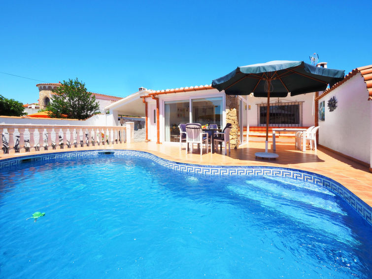 Peni Accommodation in Empuriabrava