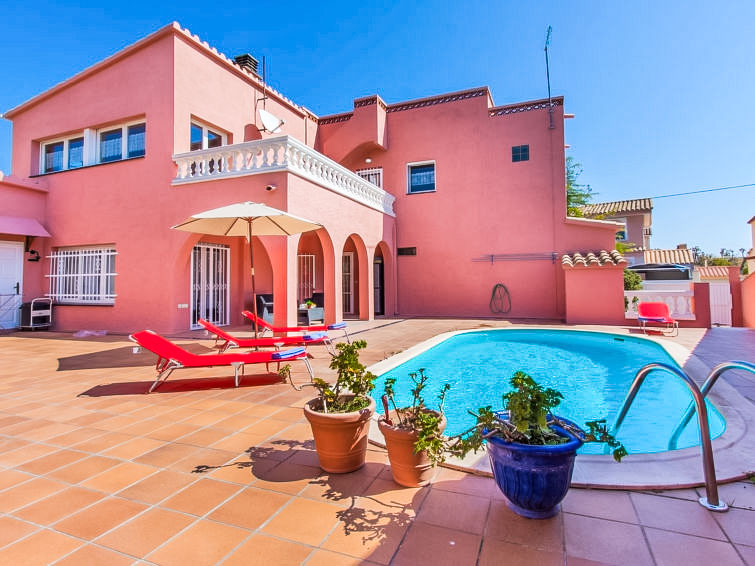 Requesens Accommodation in Empuriabrava