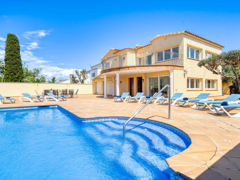 Vakantiehuis Requesens in Spanje