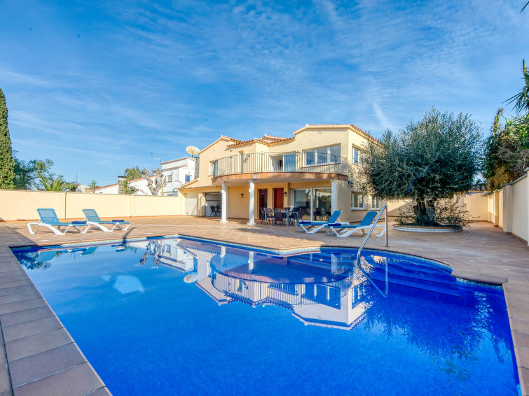 Search and Stay destination Empuriabrava, CT - Spain from AU$ 805. Requesens