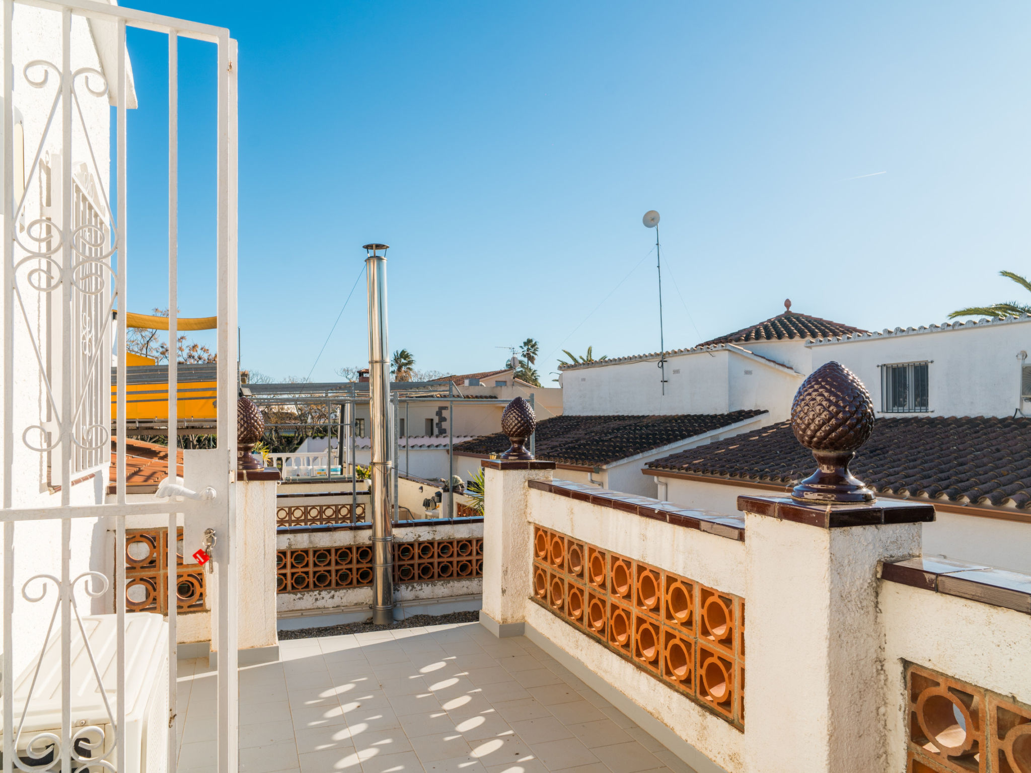 Photo of WELCS VILLA 021 EMP CaZa con piscina privada