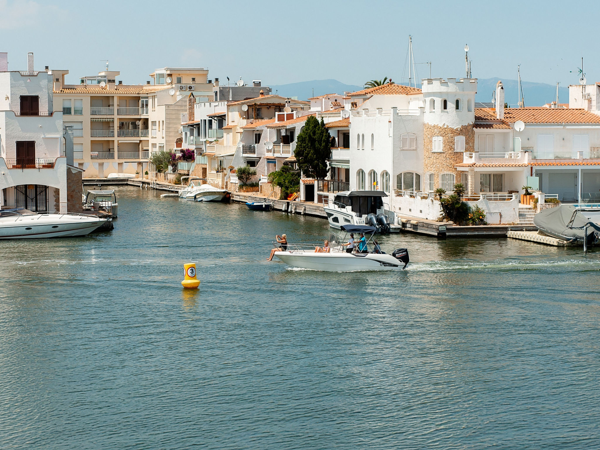 Photo of WELCS APARTAMENTO 260 EMP con vistas al canal