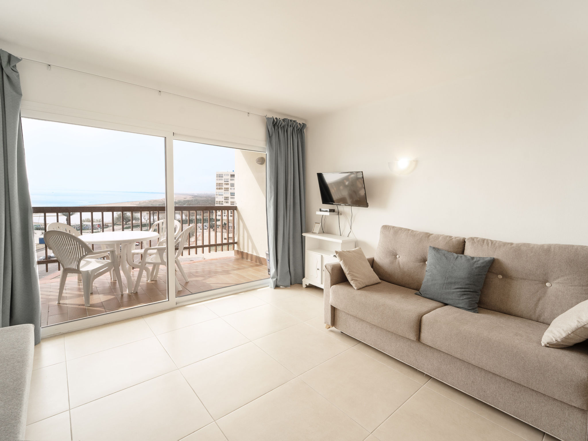 Photo of WELCS ESTUDIO 124 EMP con vistas al mar