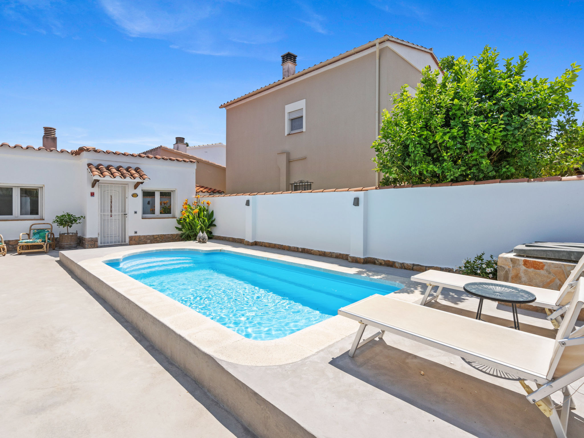 Photo of WELCS APARTAMENTO 091 EMP con piscina