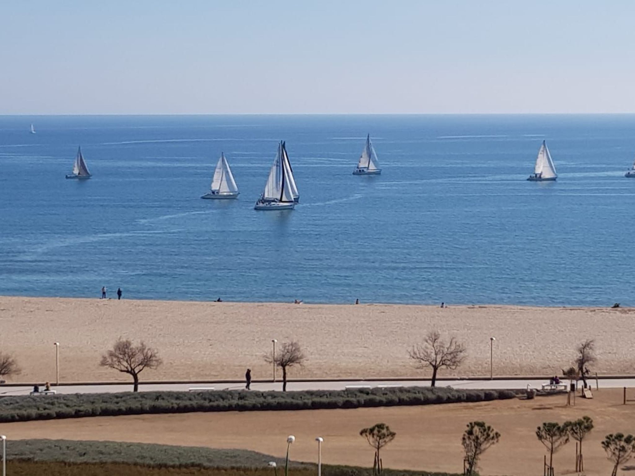 Appartement mit überdachtem Balkon und Meerblick in Strandlage-Image-tags.info