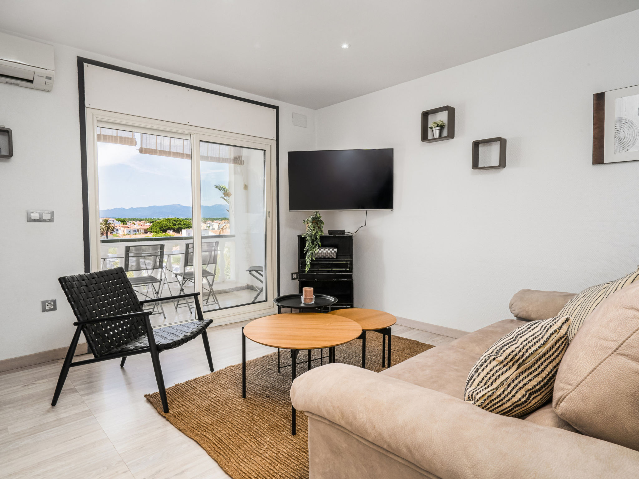 Photo of WELCS APARTAMENTO 012 EMP en el centro de Empuri