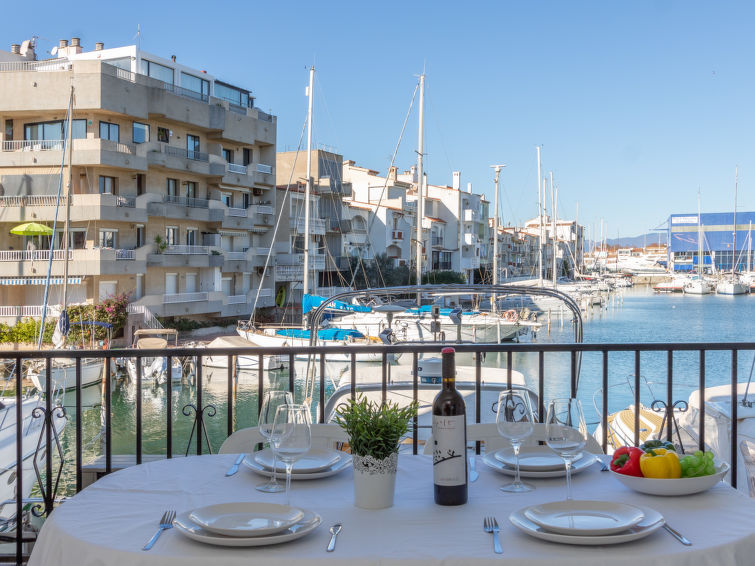 Search and Stay destination Empuriabrava, CT - Spain from AU$ 246. Port Primer