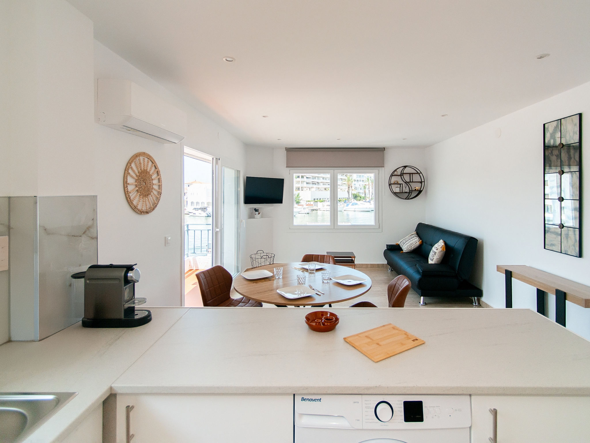 Photo of WELCS APARTAMENTO 263 EMP con vistas al canal