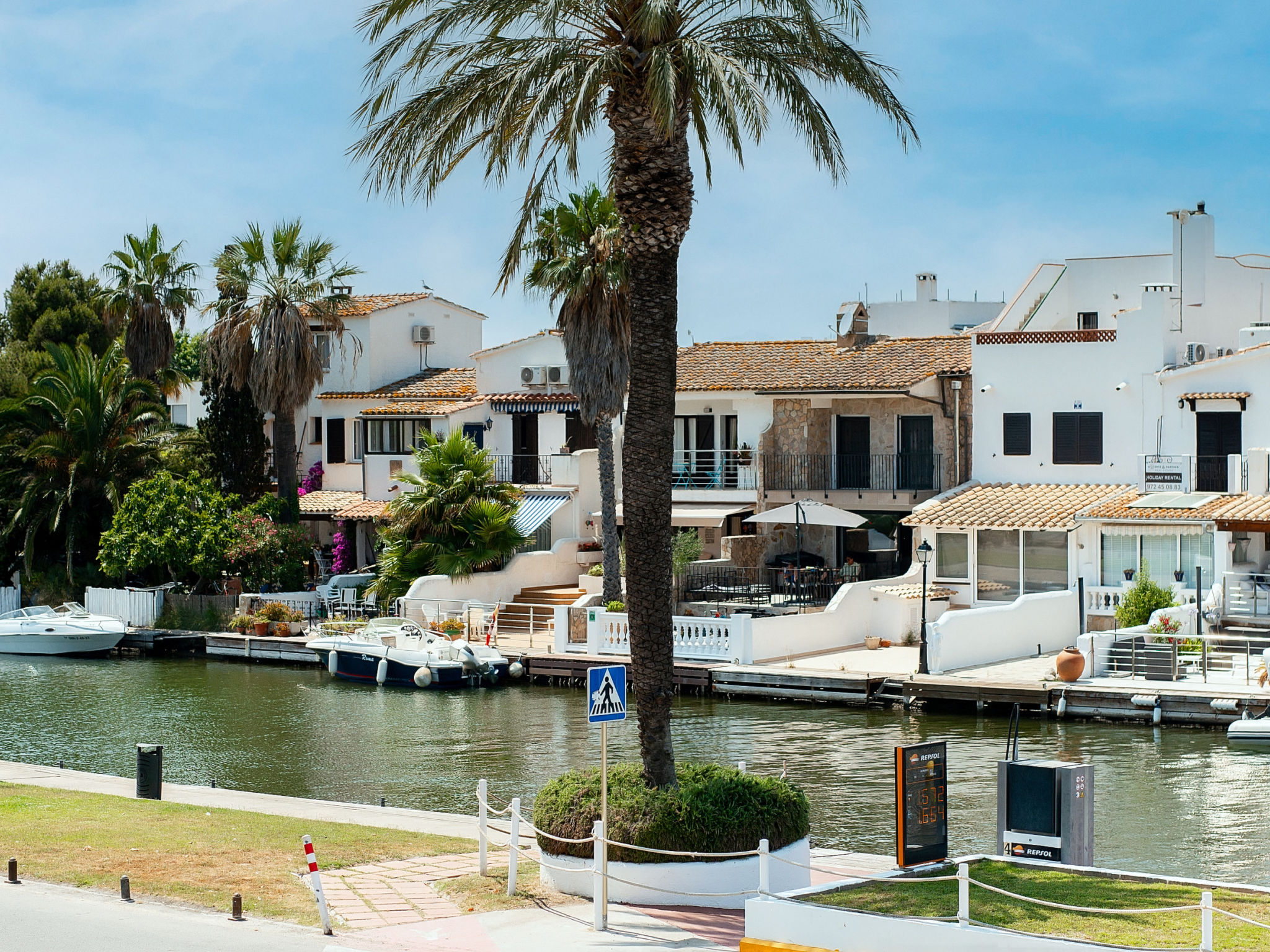 Photo of WELCS APARTAMENTO 263 EMP con vistas al canal