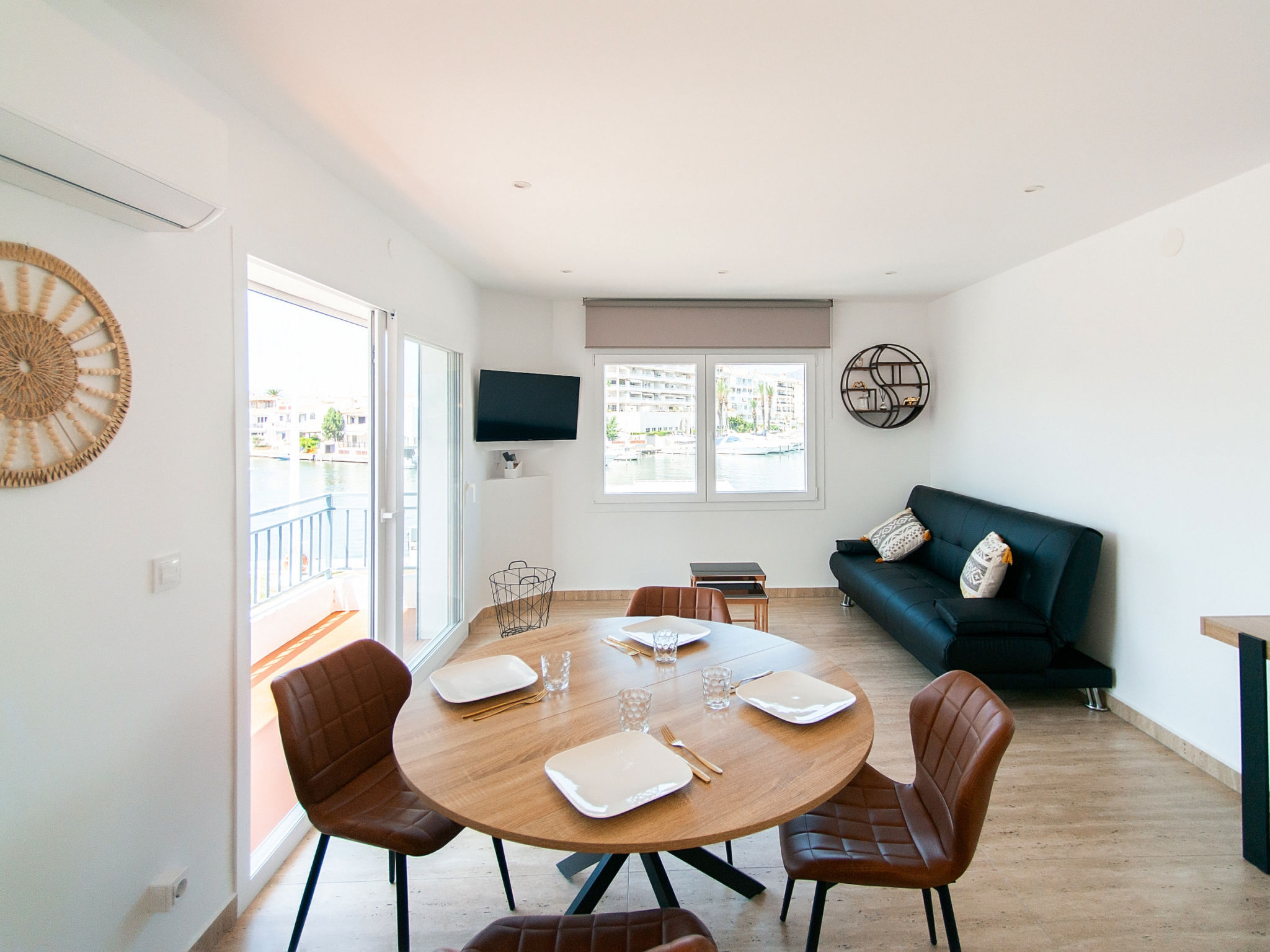 Photo of WELCS APARTAMENTO 263 EMP con vistas al canal