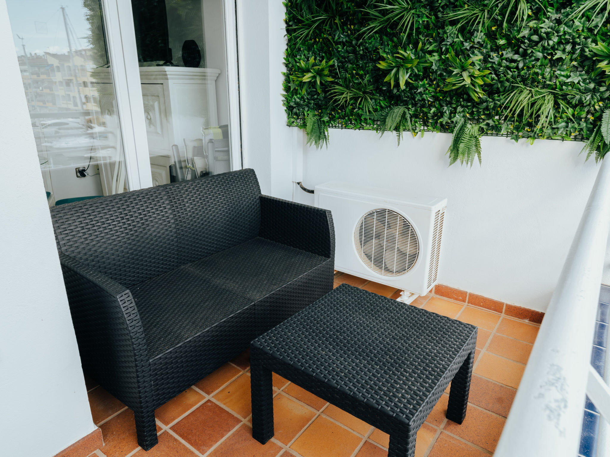 Photo of WELCS ESTUDIO 195 EMP con vistas al canal