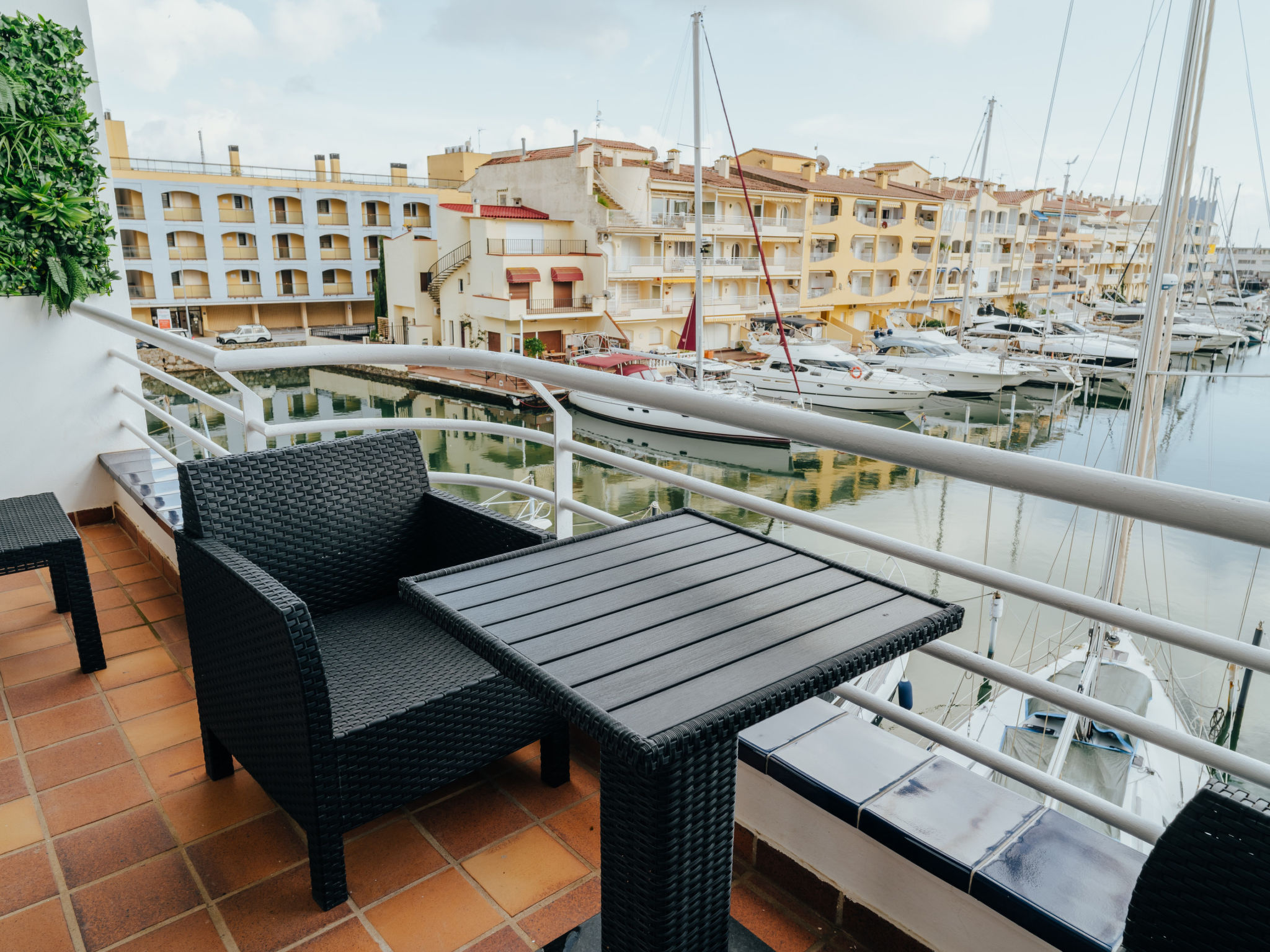 Photo of WELCS ESTUDIO 195 EMP con vistas al canal