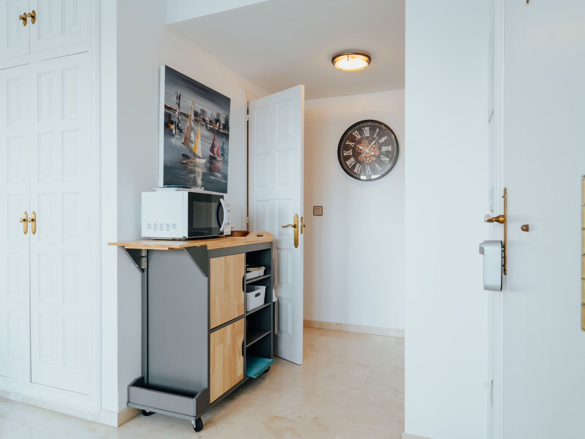 Photo of WELCS ESTUDIO 195 EMP con vistas al canal