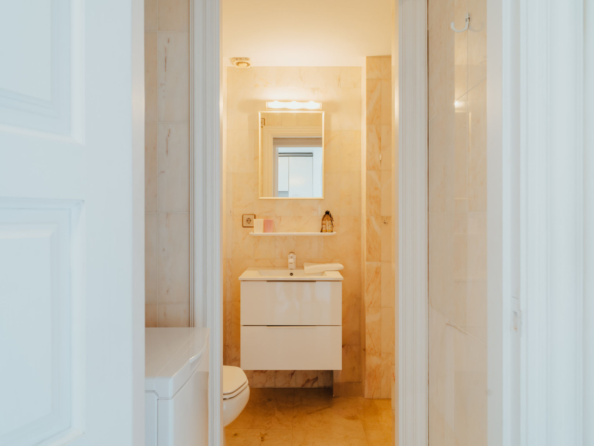 Photo of WELCS ESTUDIO 195 EMP con vistas al canal