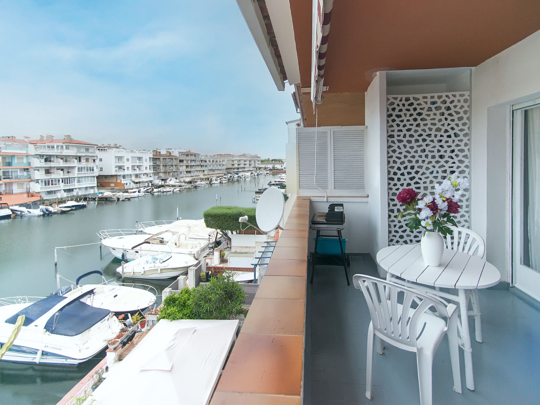 Photo of WELCS APARTAMENTO 244 EMP con terraza con vista