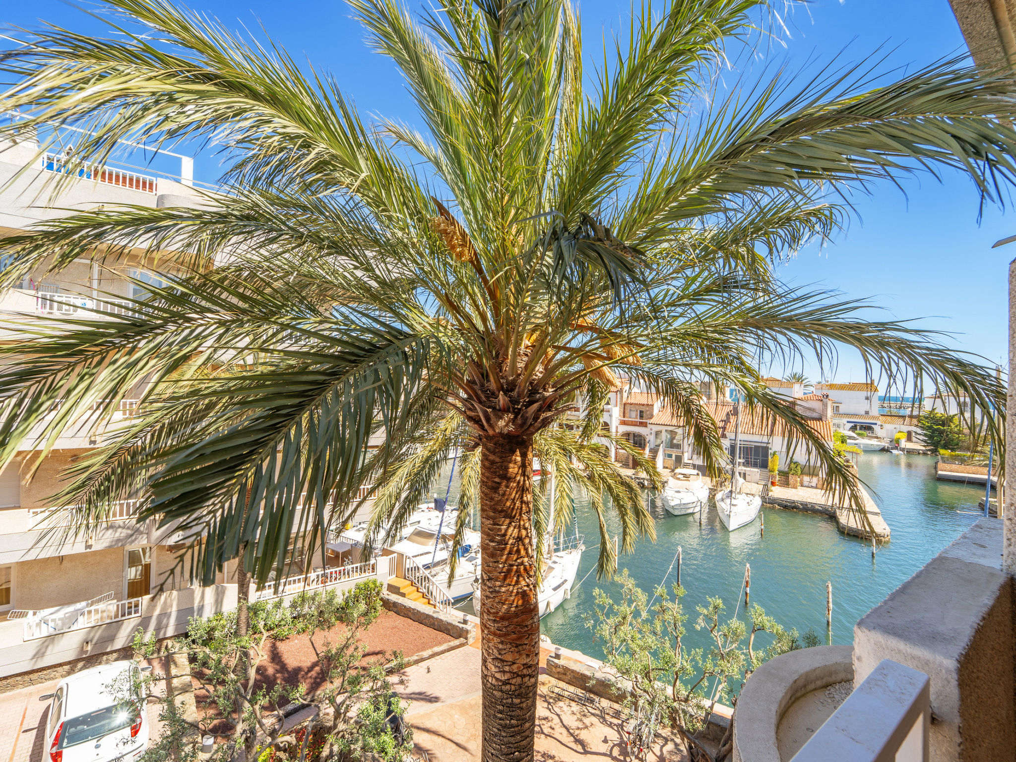 Photo of WELCS APARTAMENTO 145 EMP con vistas al canal