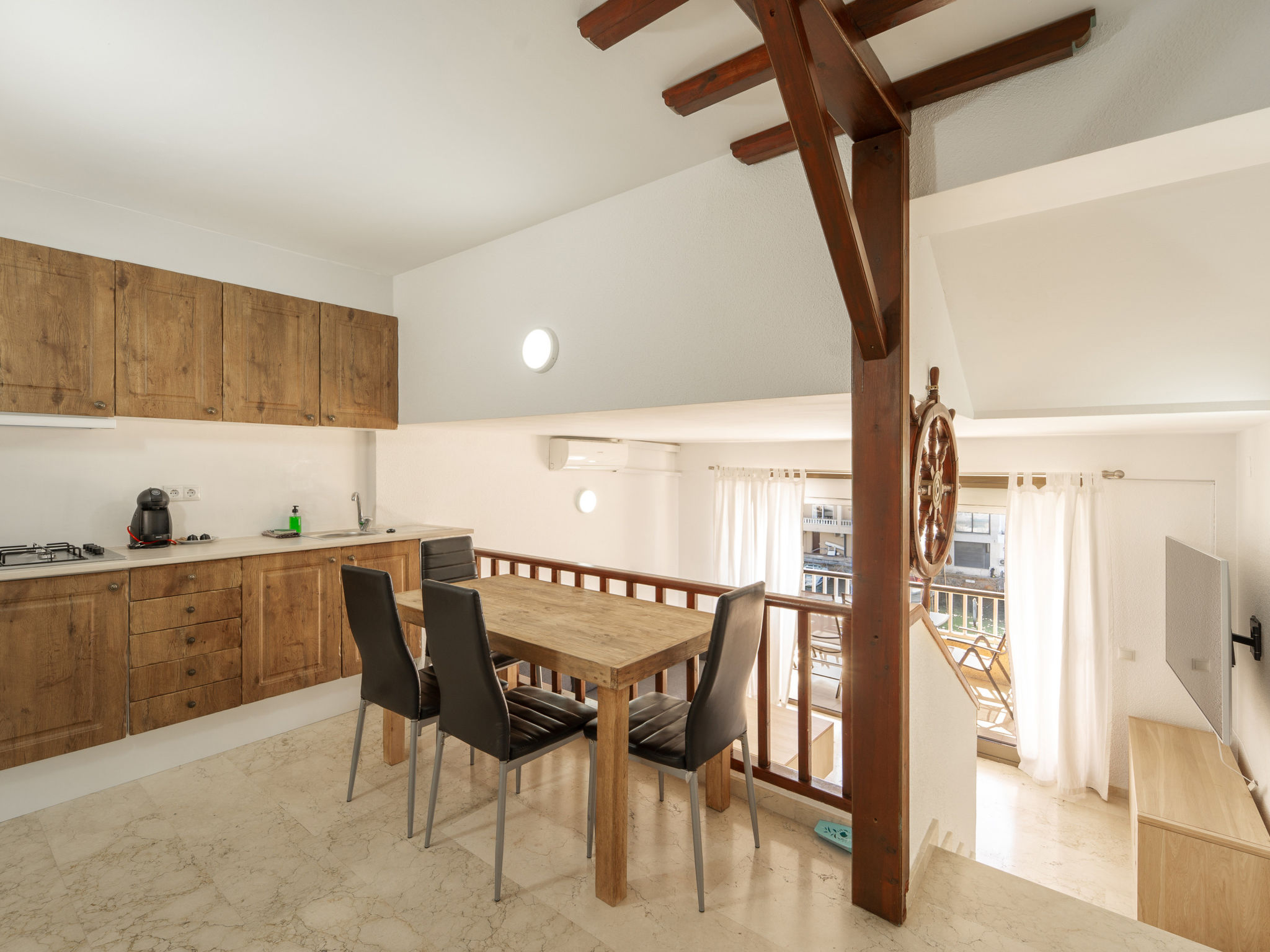 Photo of WELCS APARTAMENTO 145 EMP con vistas al canal