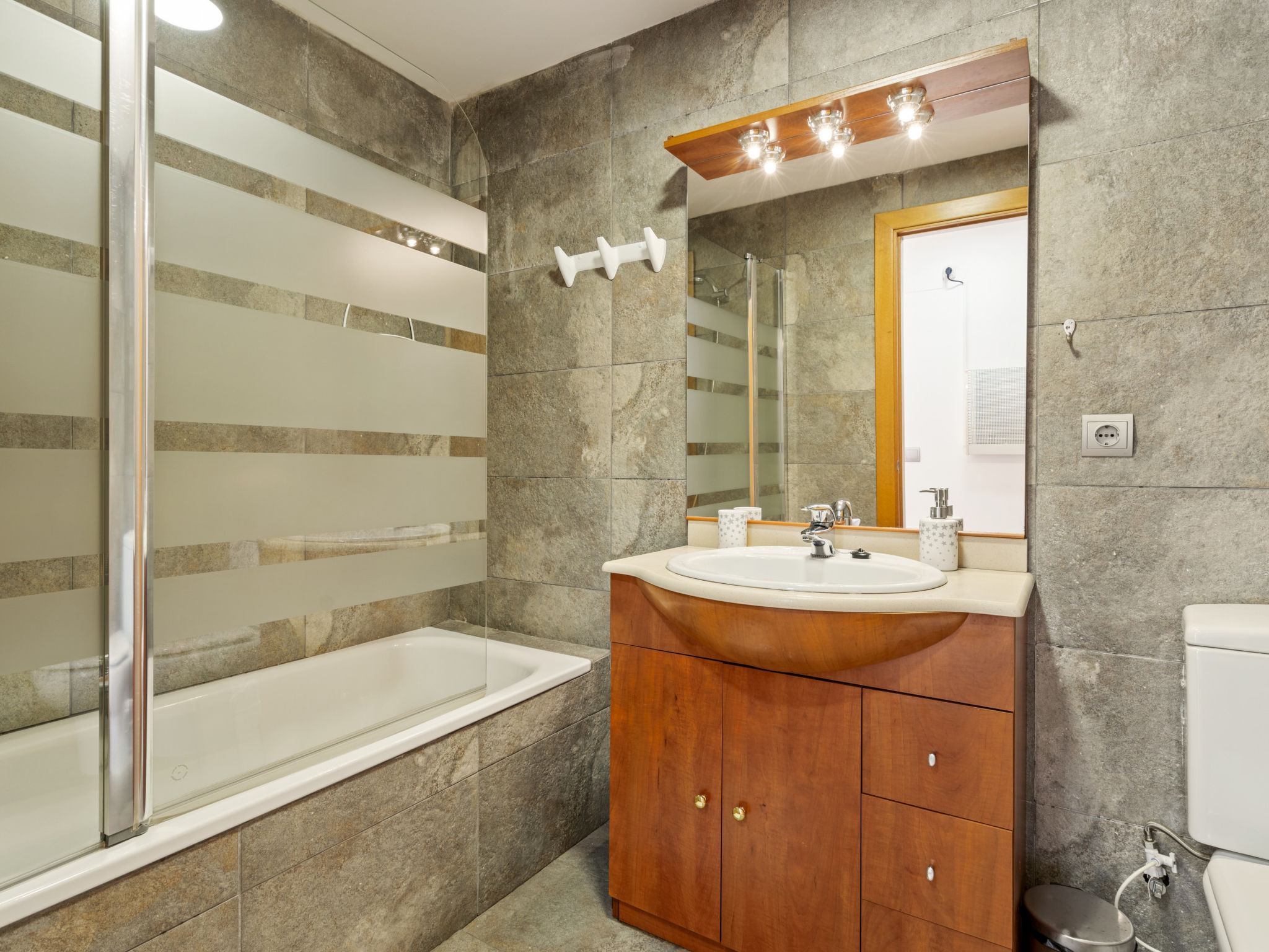 Photo of WELCS APARTAMENTO 051 EMP con vistas al mar