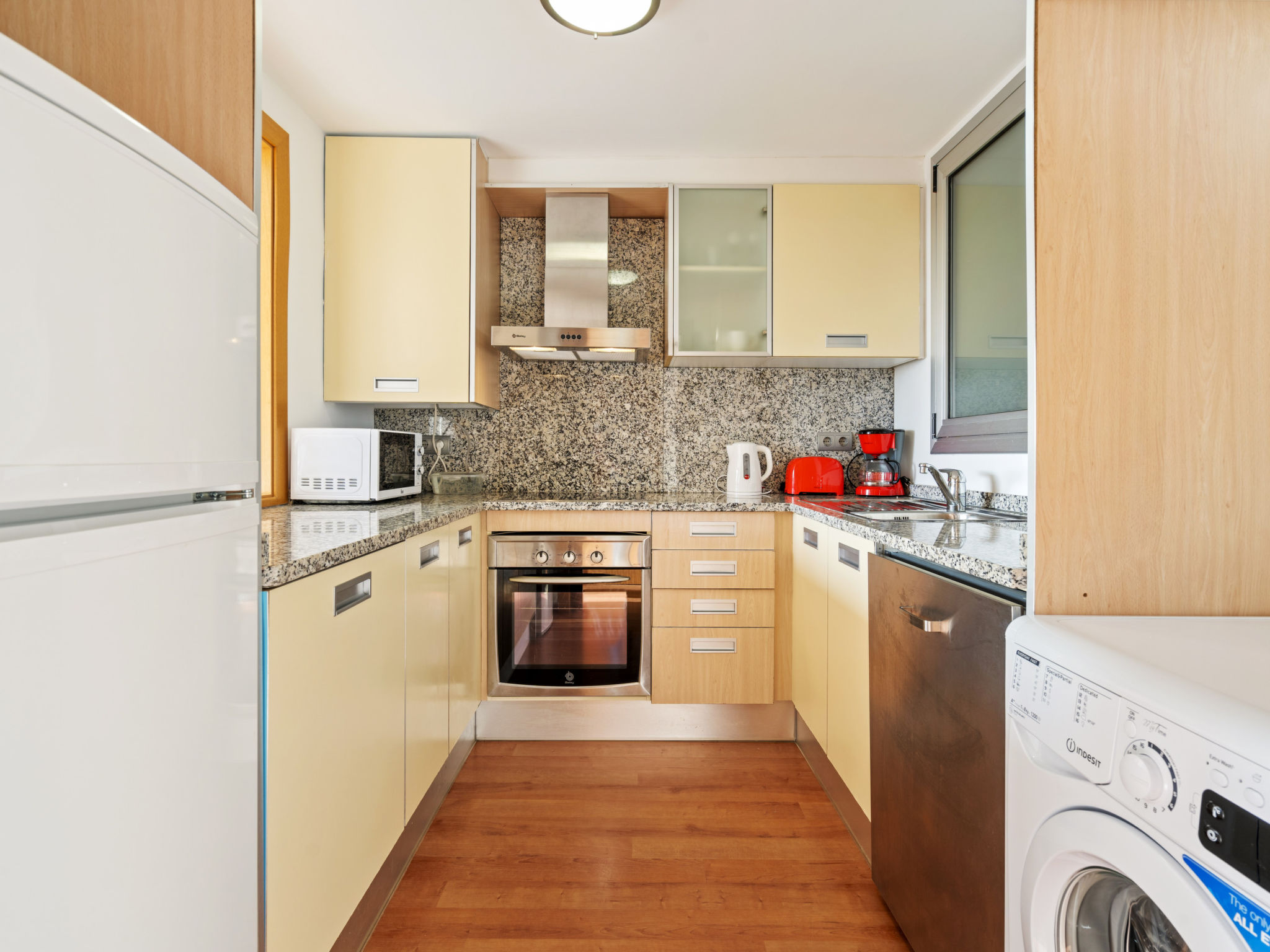 Photo of WELCS APARTAMENTO 051 EMP con vistas al mar