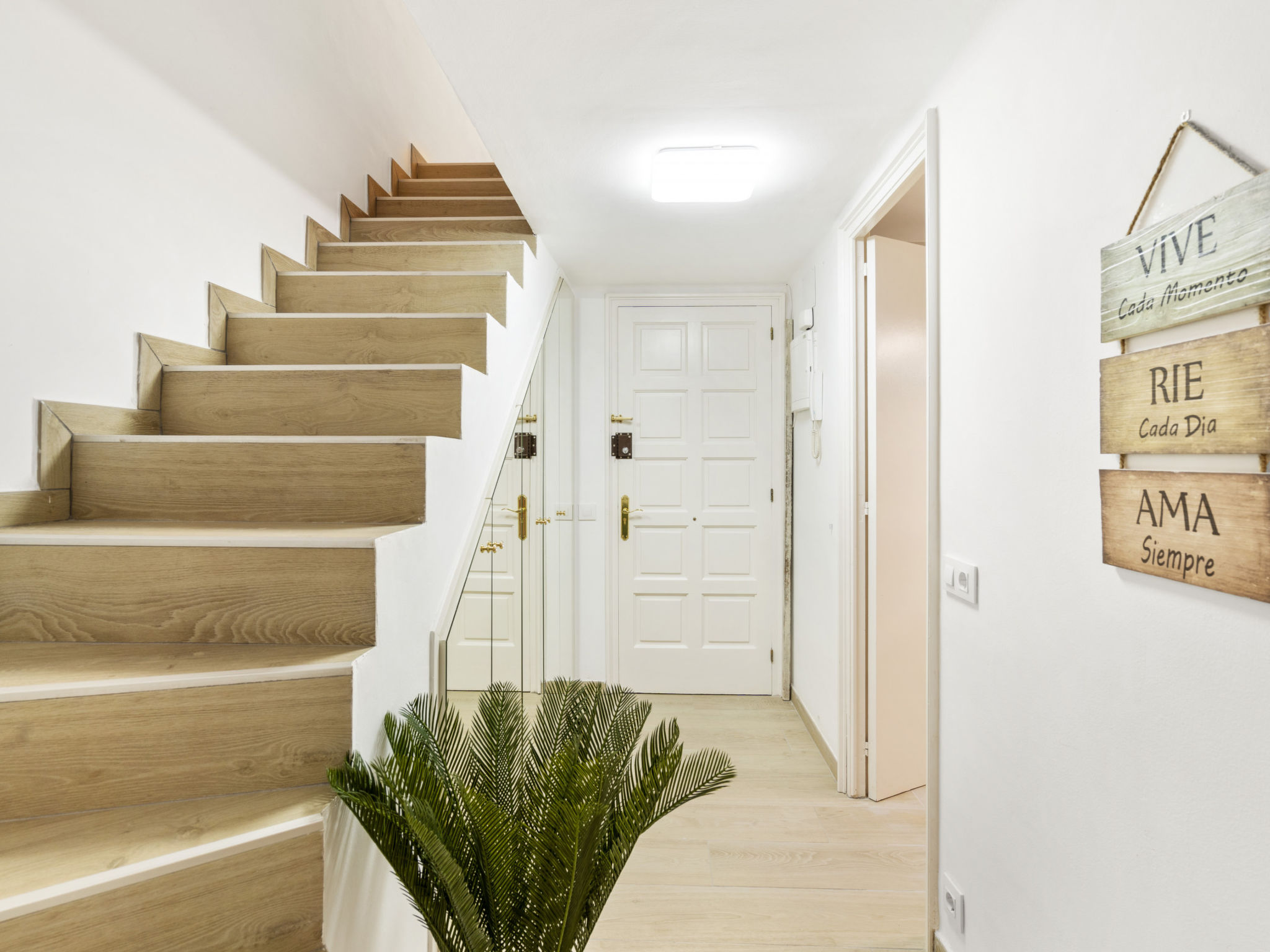 Photo of WELCS APARTAMENTO 101 EMP con vistas al Mar