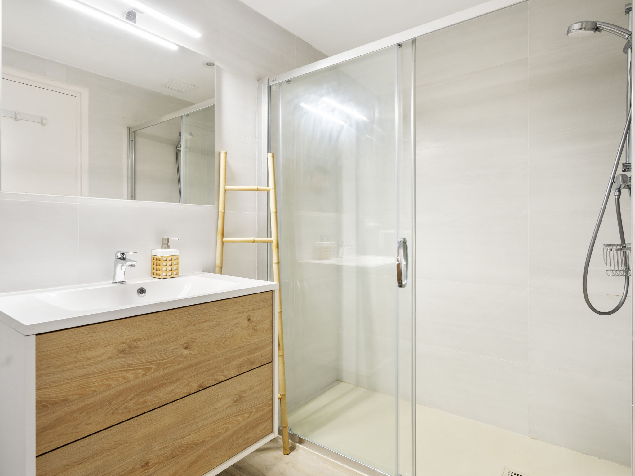 Photo of WELCS APARTAMENTO 101 EMP con vistas al Mar