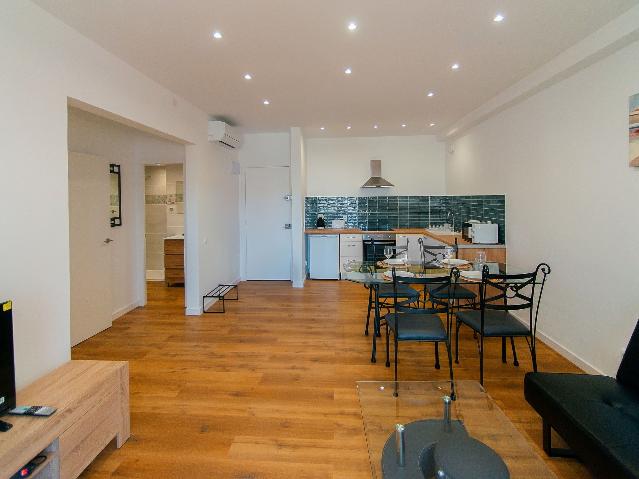 Photo of WELCS APARTAMENTO 261 EMP cerca de la playa