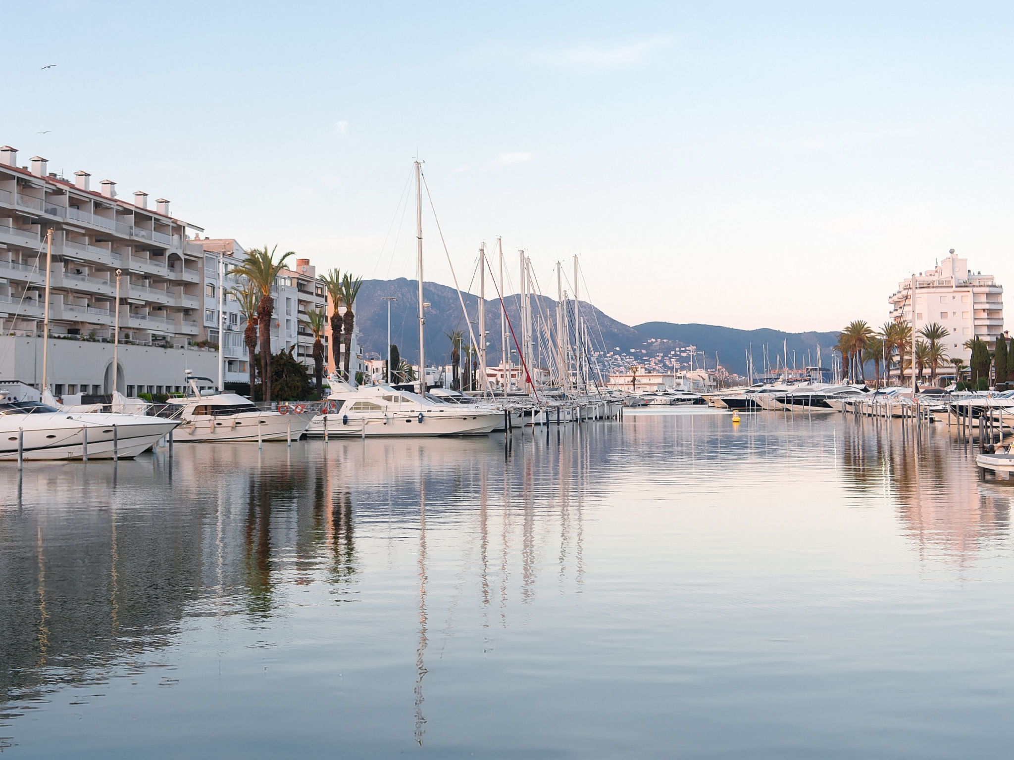 Photo of WELCS Estudio 229 EMP con vista al canal