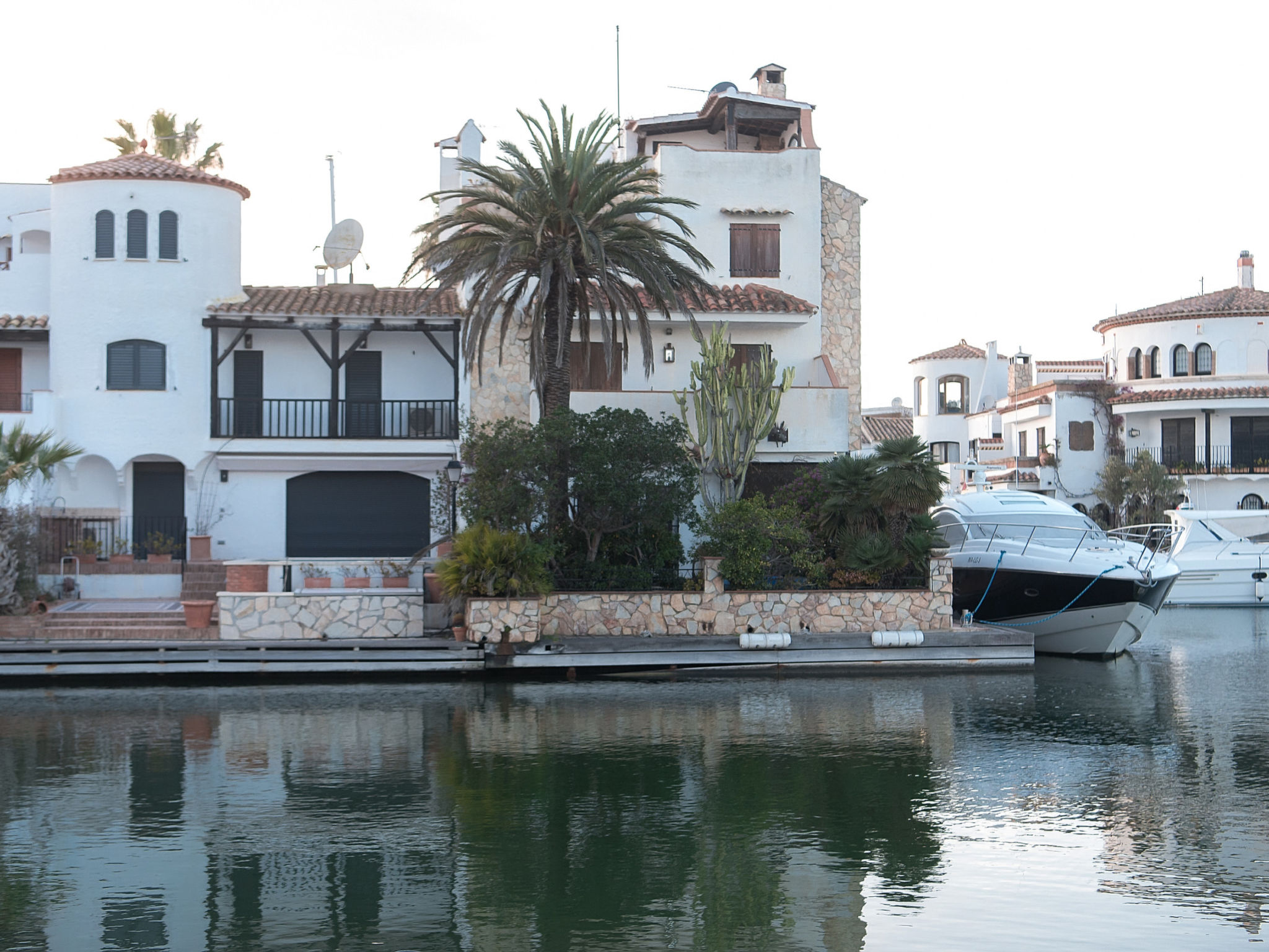 Photo of WELCS Estudio 229 EMP con vista al canal