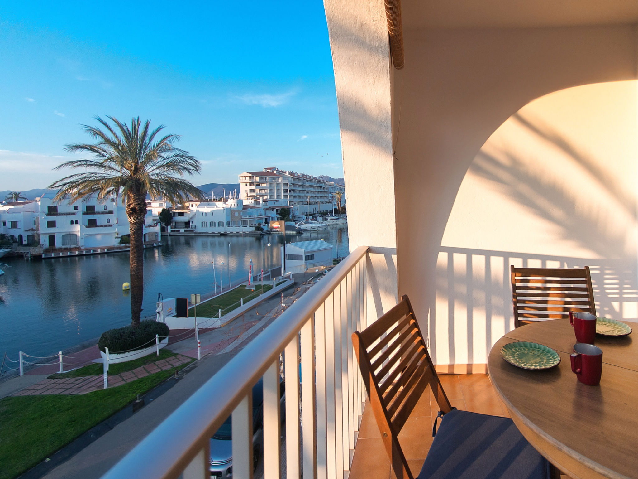 Photo of WELCS Estudio 229 EMP con vista al canal