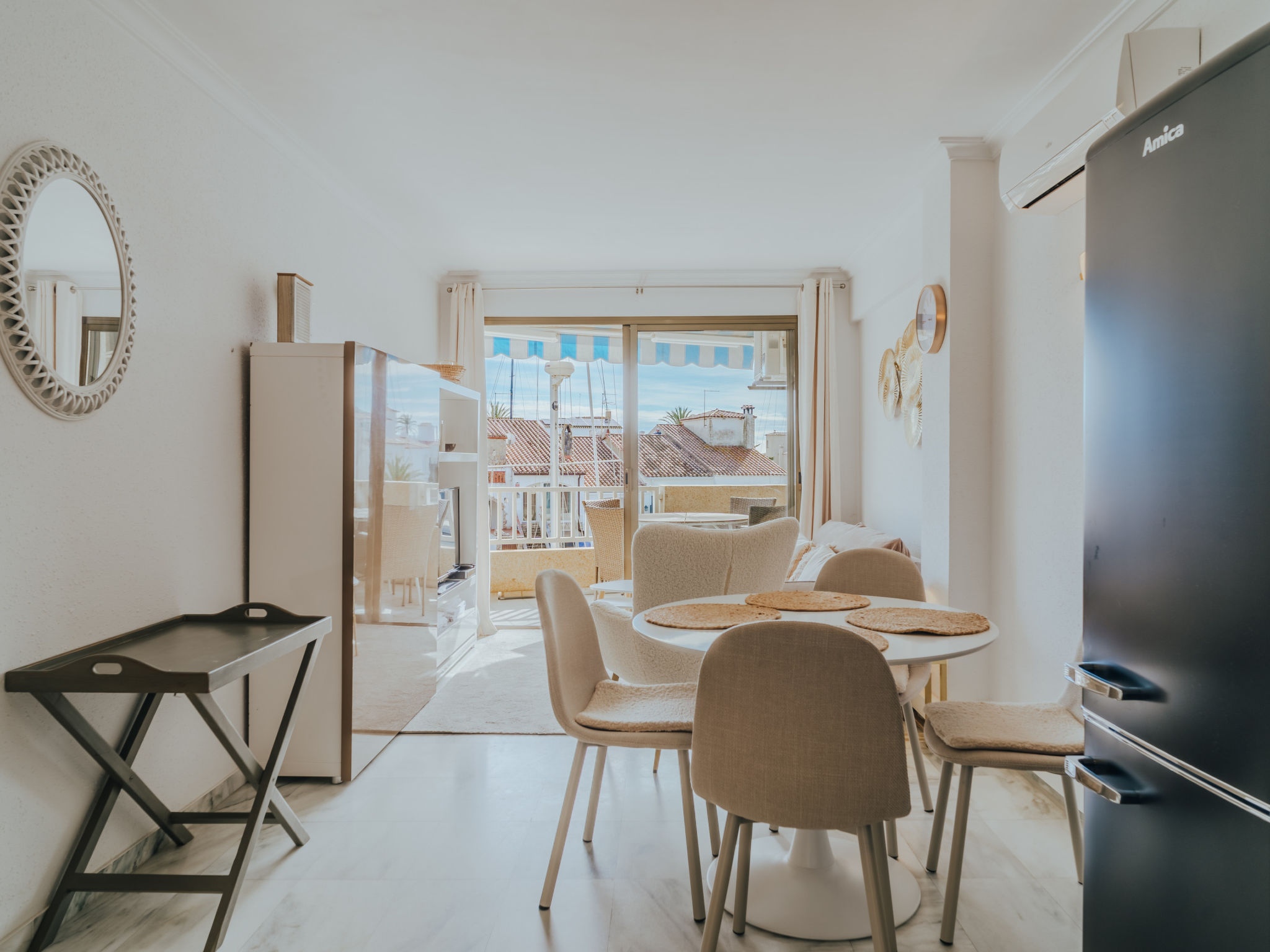 Photo of WELCS APARTAMENTO 208 EMP cerca de la playa