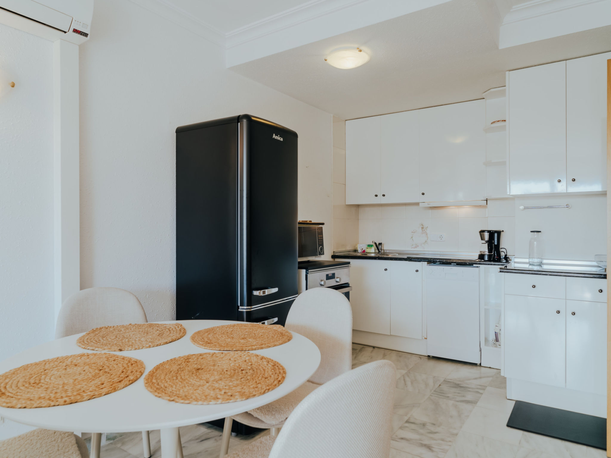 Photo of WELCS APARTAMENTO 208 EMP cerca de la playa