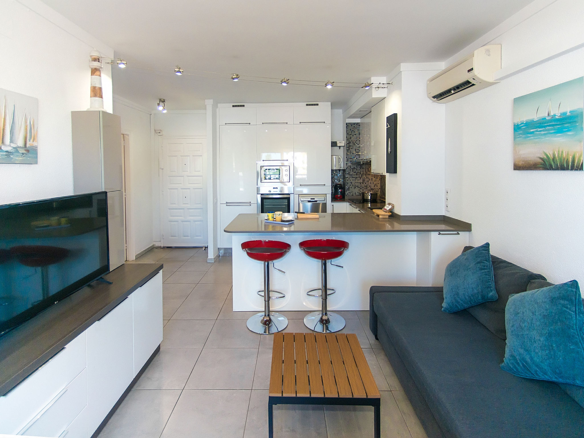 Photo of WELCS APARTAMENTO 059 EMP con vista al canal