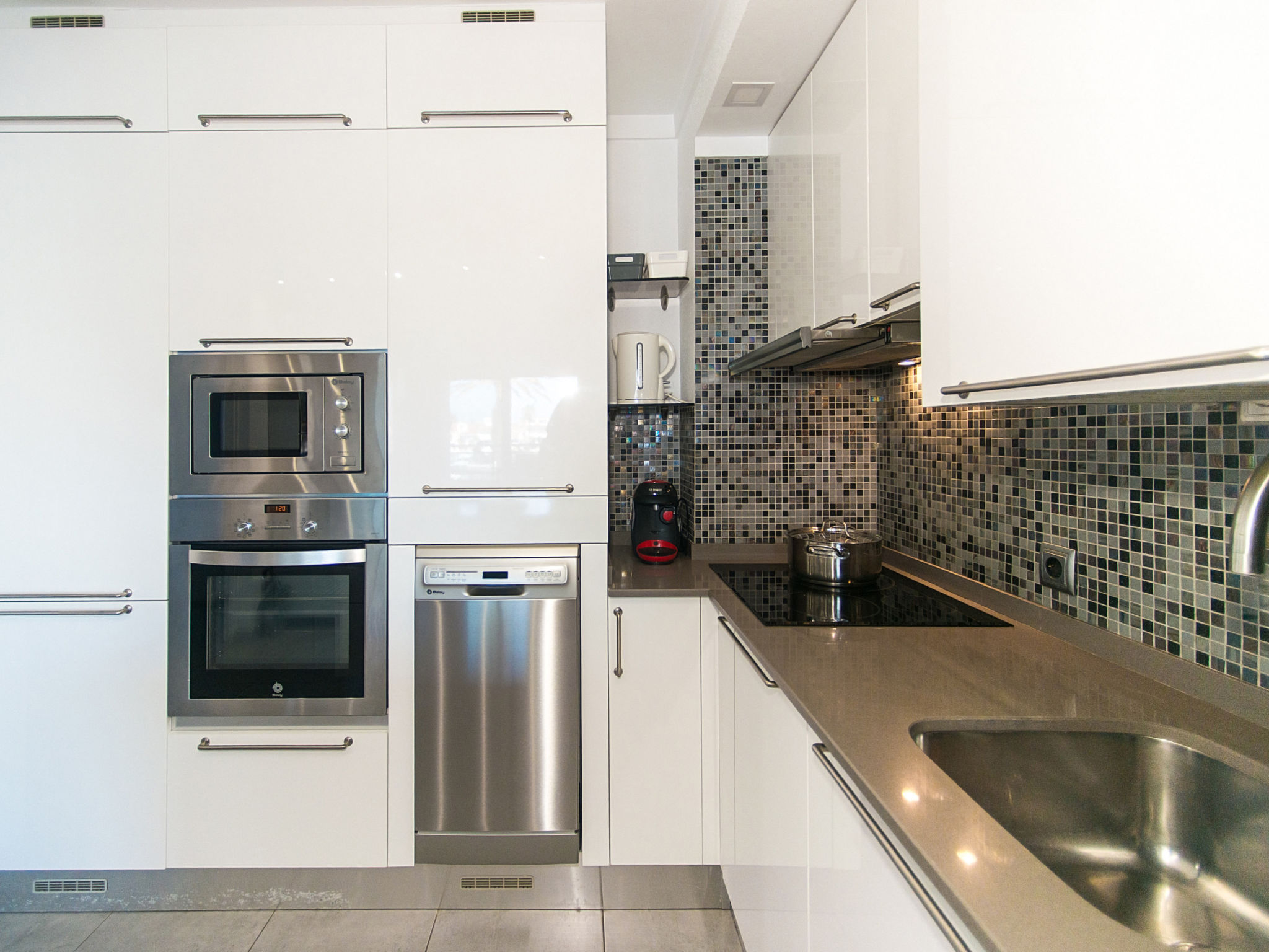 Photo of WELCS APARTAMENTO 059 EMP con vista al canal