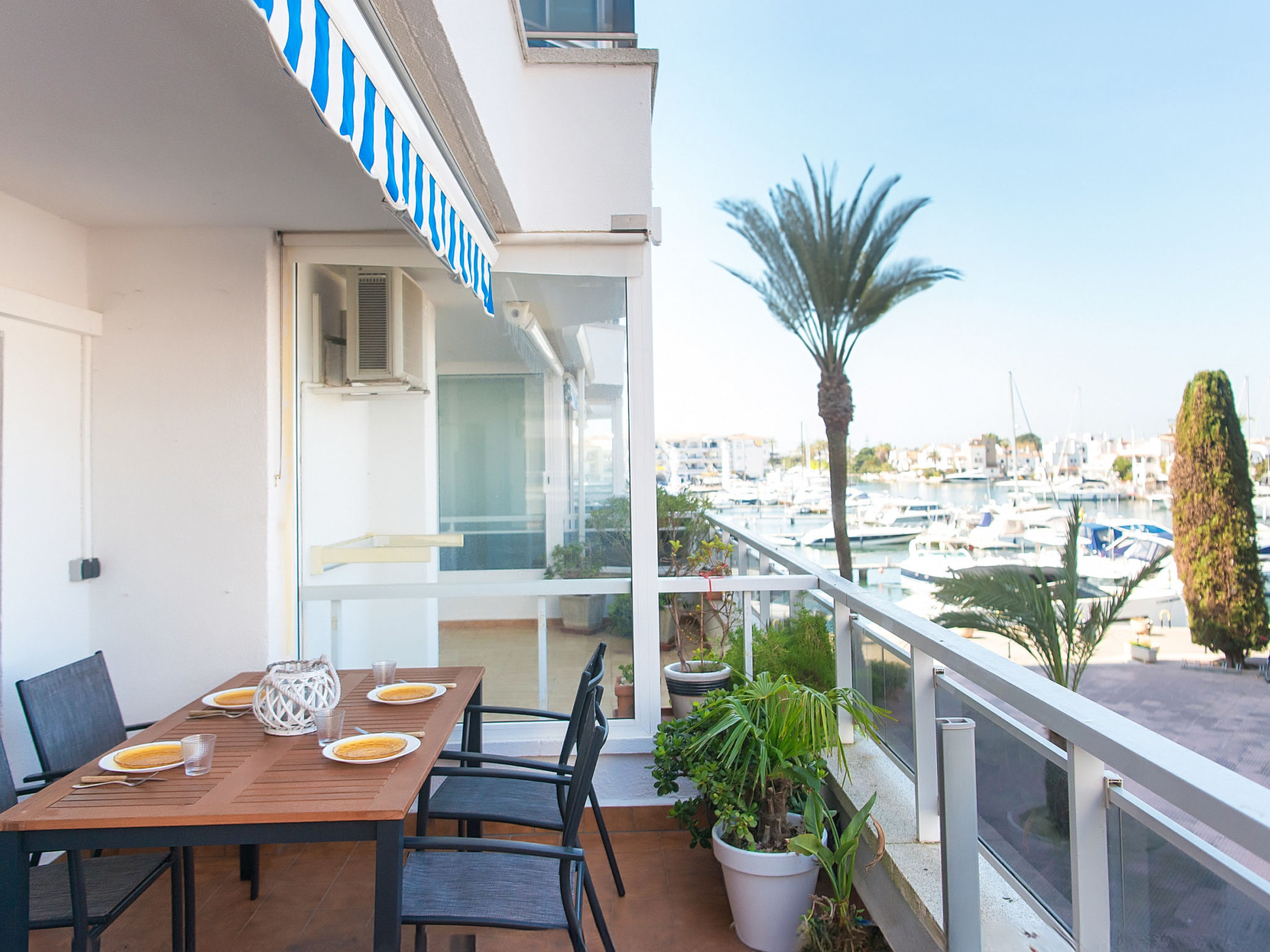 Photo of WELCS APARTAMENTO 059 EMP con vista al canal