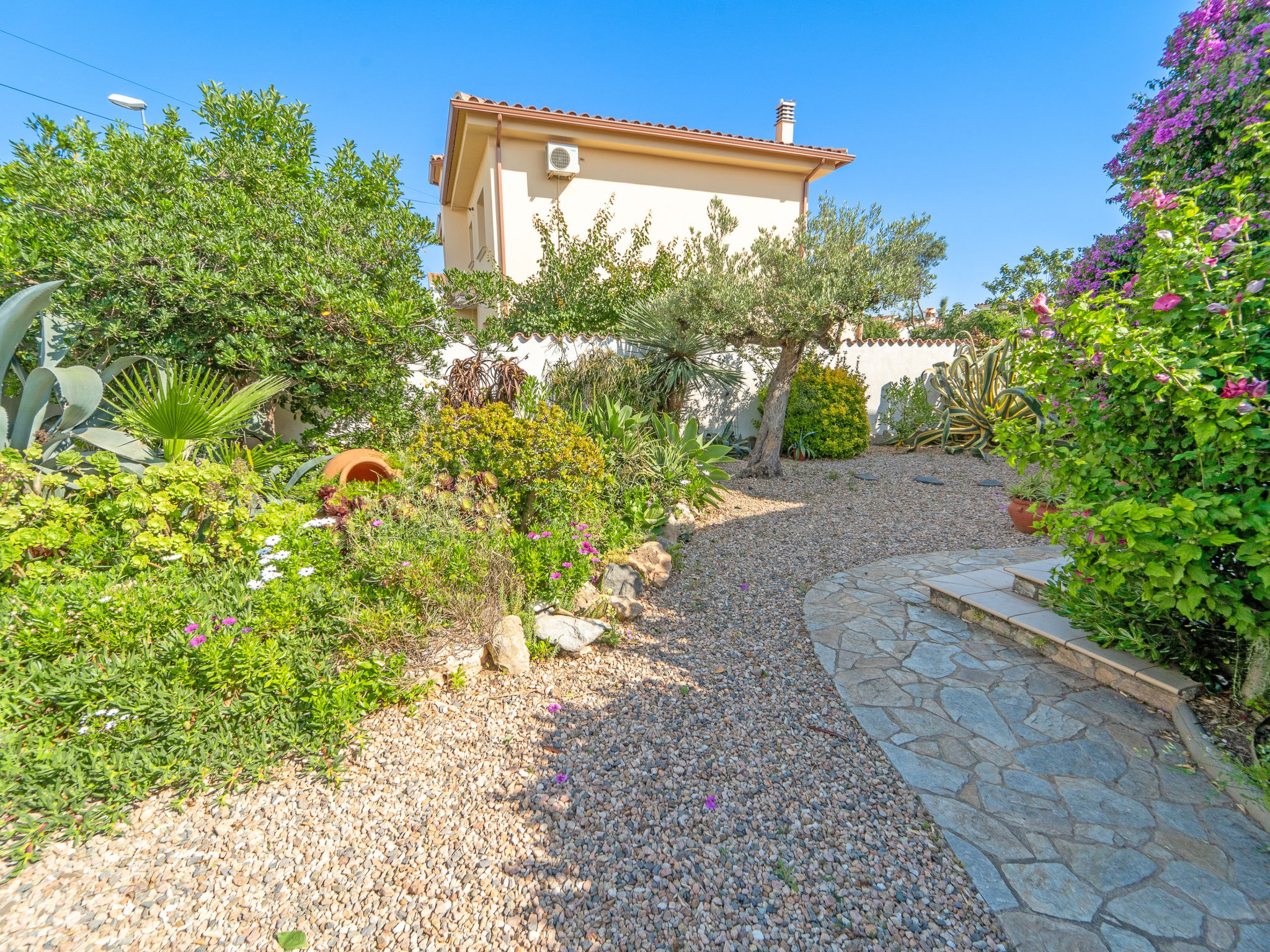 Photo of WELCS CASA 168 EMP con piscina privada