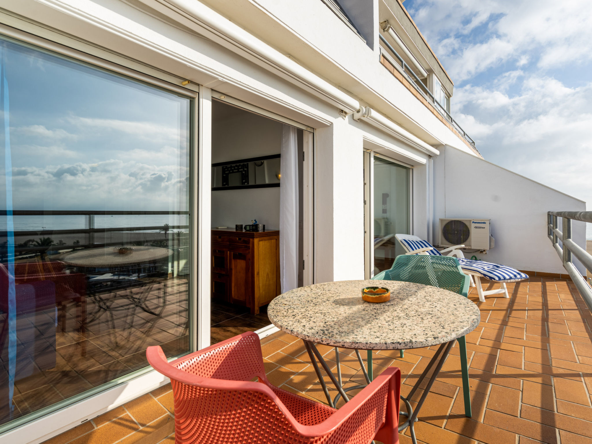 Photo of WELCS APARTAMENTO 221 EMP frente al mar