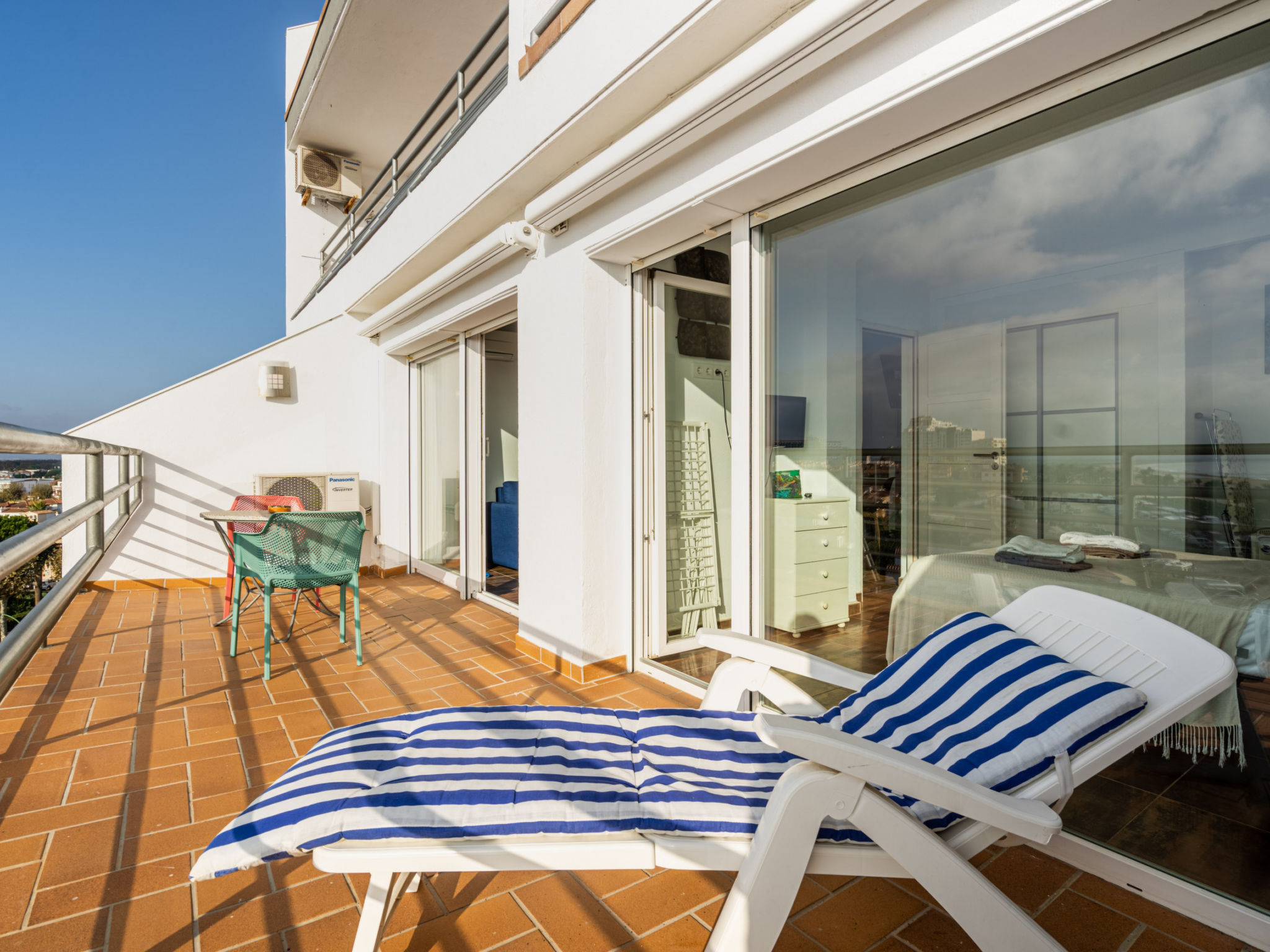 Photo of WELCS APARTAMENTO 221 EMP frente al mar