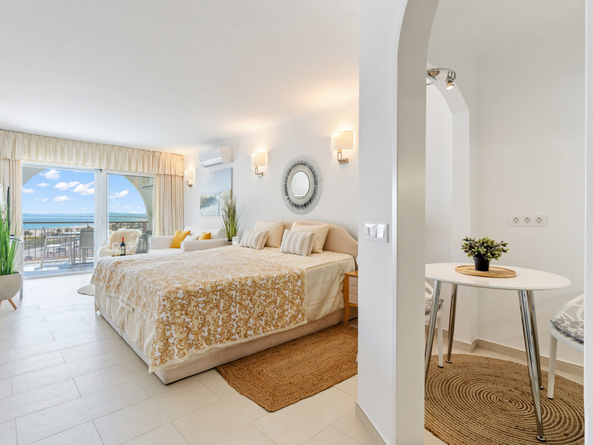 Photo of WELCS ESTUDIO 057 EMP Frente al Mar